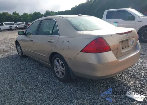 2007 Honda Accord 2.4 Ex z USA, uszkodzony, nr VIN 1HGCM568X7A172201
